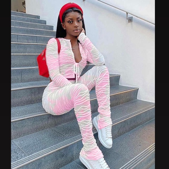 MULTIFACETED DREAMS Other - Pink and White Tye Dye Ruched Pants Suit 💜